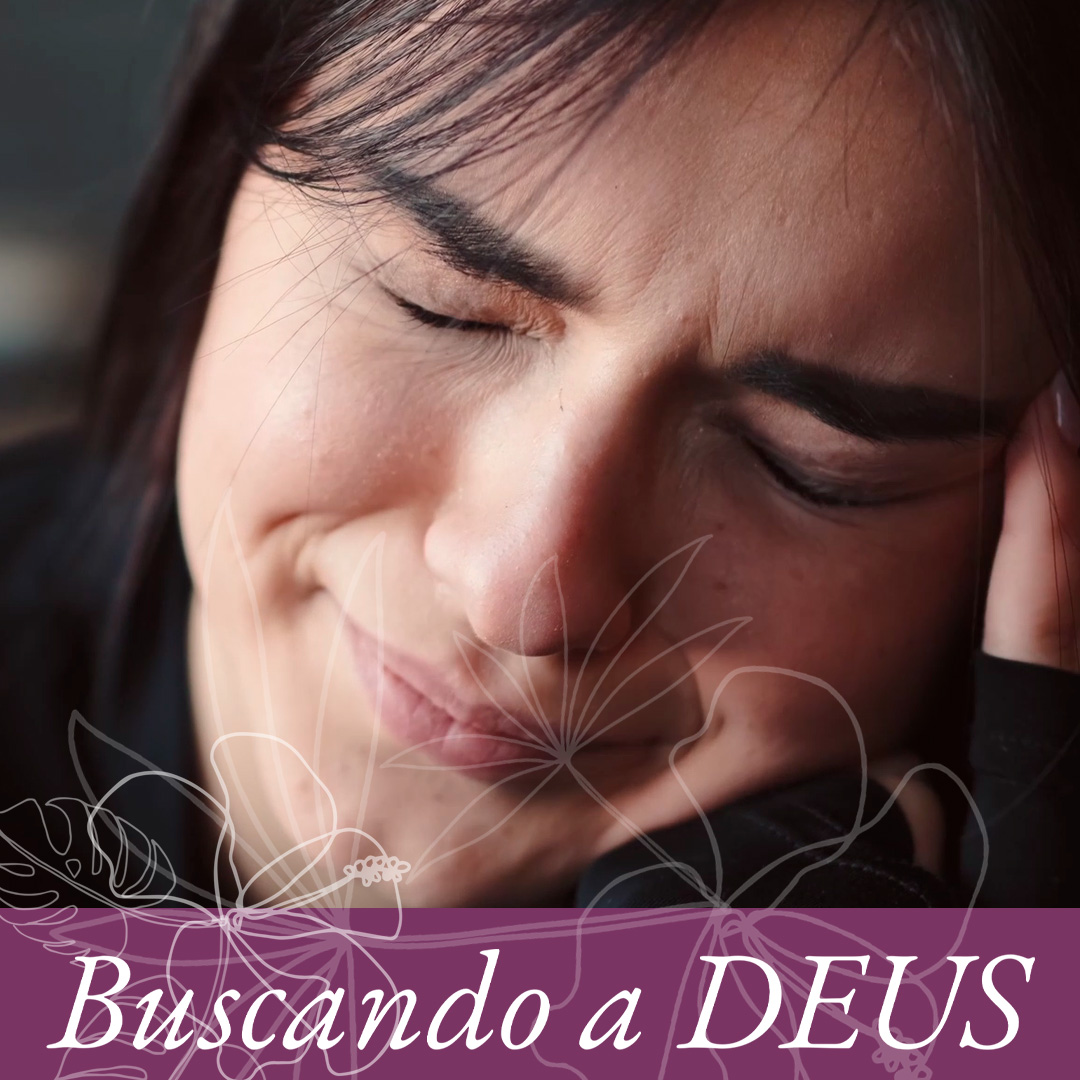Com ambas as mãos