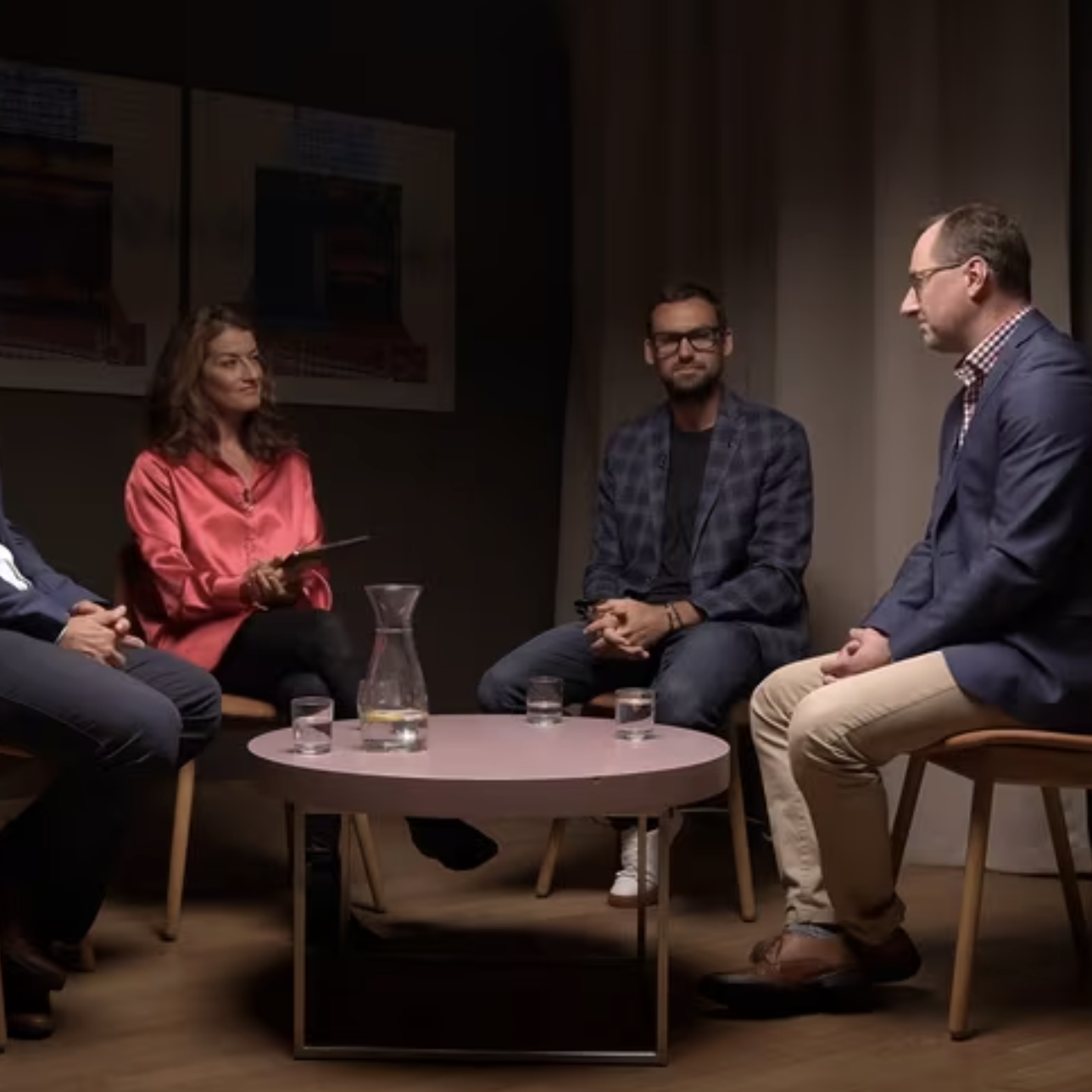 Většina rodinného investičního portfolia by měla být v kapitálových trzích, Češi ale milují nemovitosti