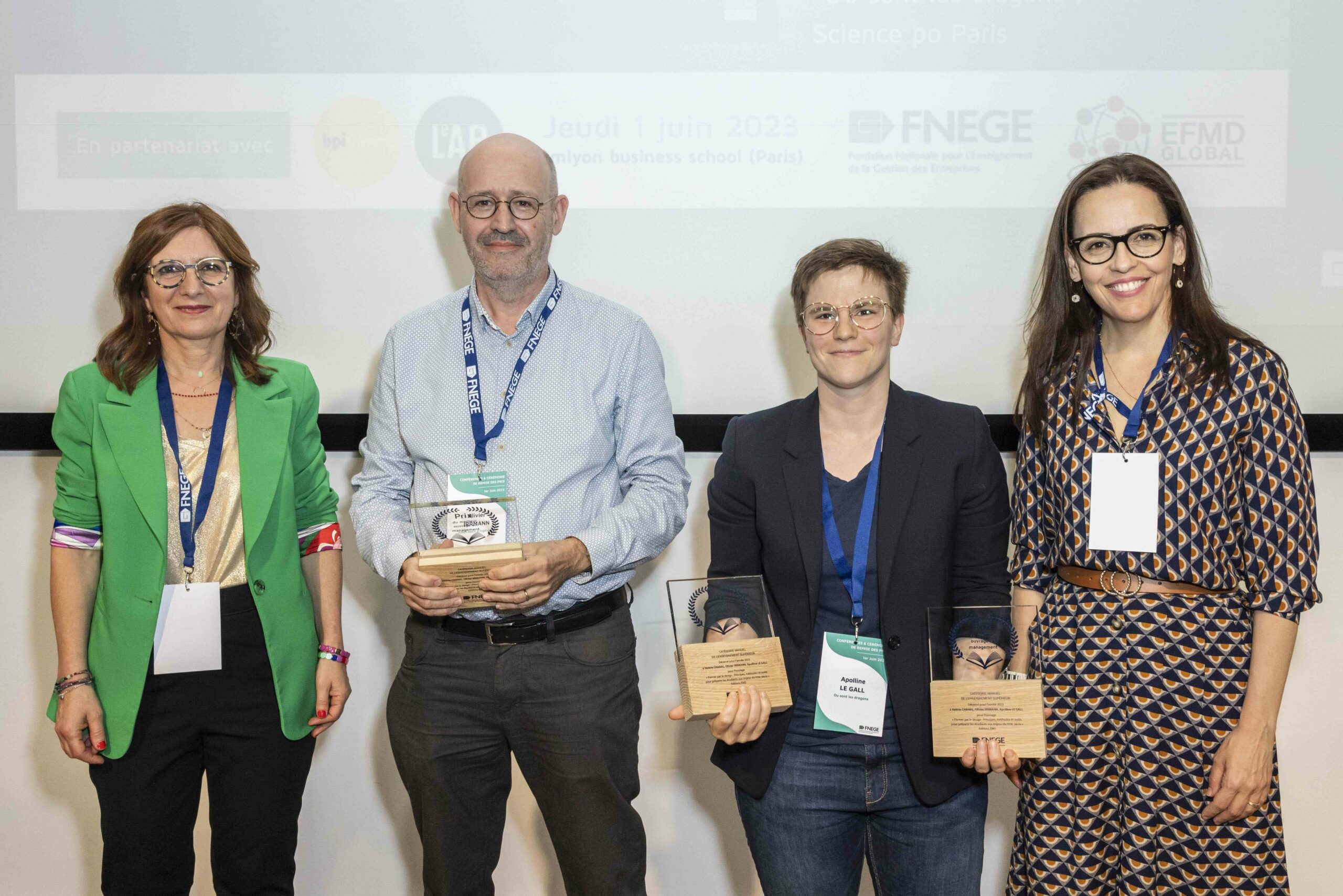 FORMER PAR LE DESIGN : Principes, méthodes et outils pour préparer les étudiants aux enjeux du XXIe siècle