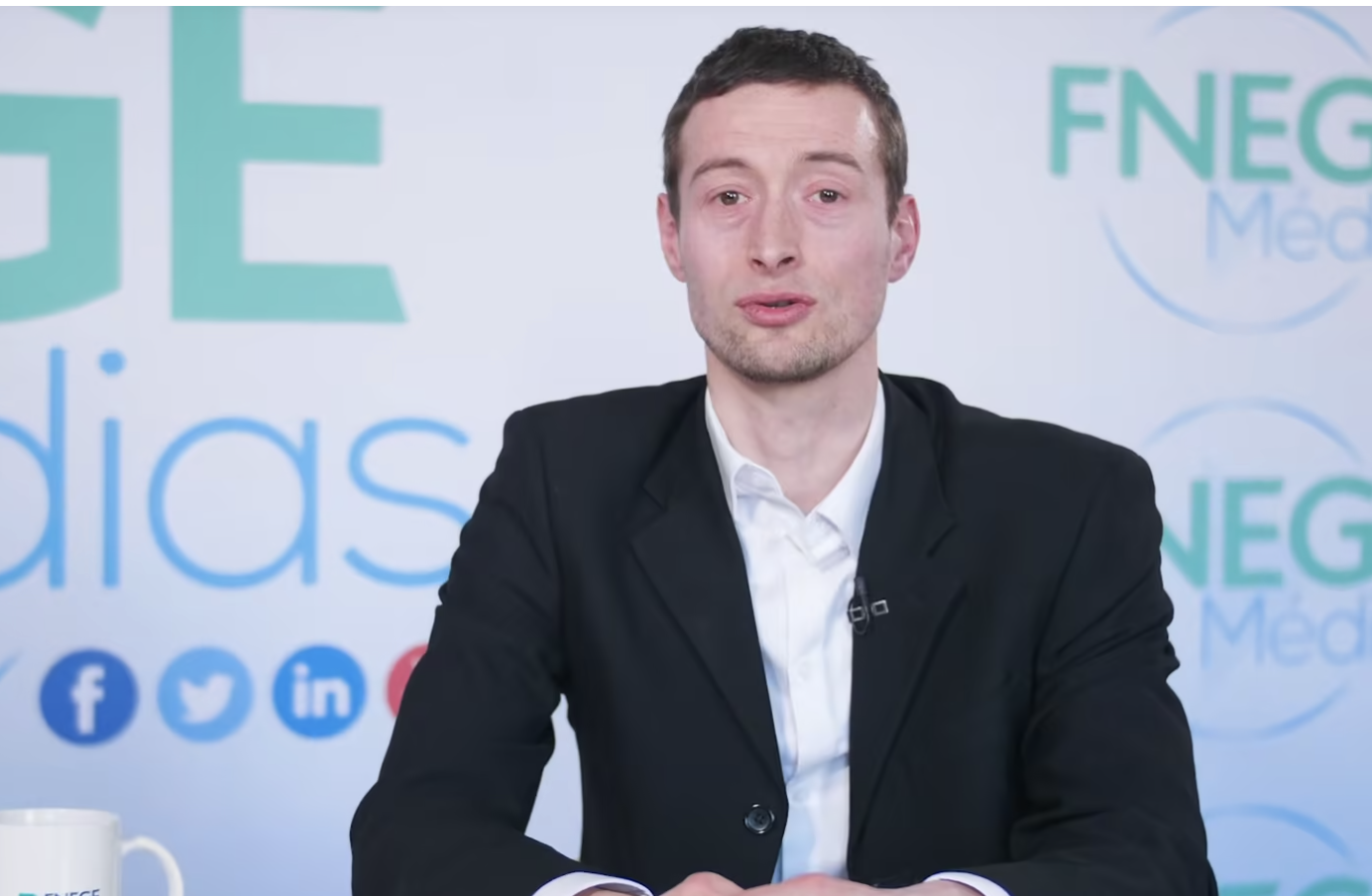 Impacts de la collaboration entre client et fournisseur sur les coûts et les émissions de gaz