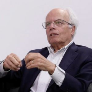 Portrait du Professeur Bernard COLASSE mené par Marc NIKITIN Portrait du Professeur Bernard COLASSE mené par Marc NIKITIN