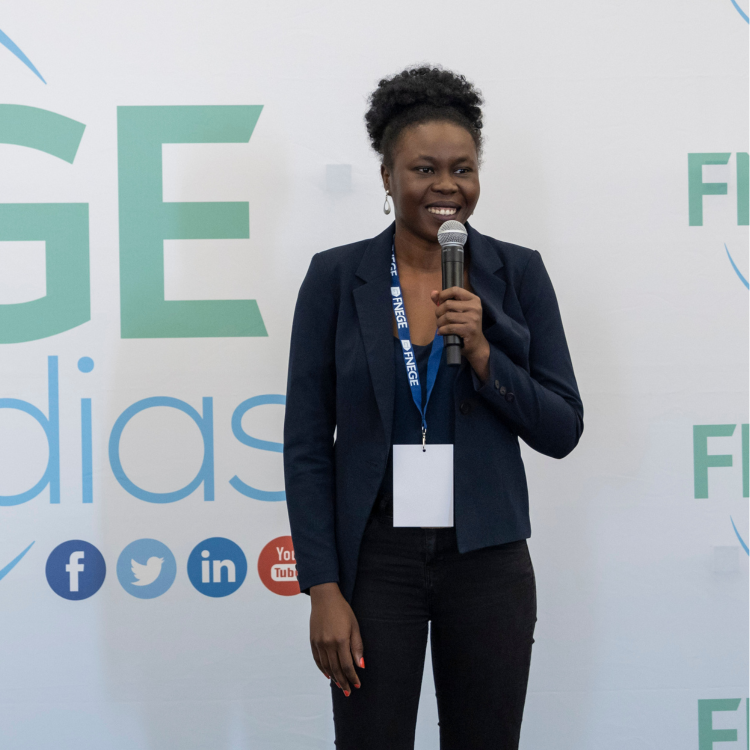 Une étude longitudinale de l’influence du télétravail sur le processus d’identification dans les équipes hybrides