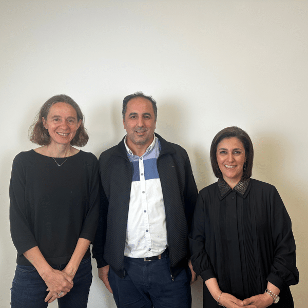 La mode face aux enjeux climatiques et sociaux : l’urgence de se réinventer !