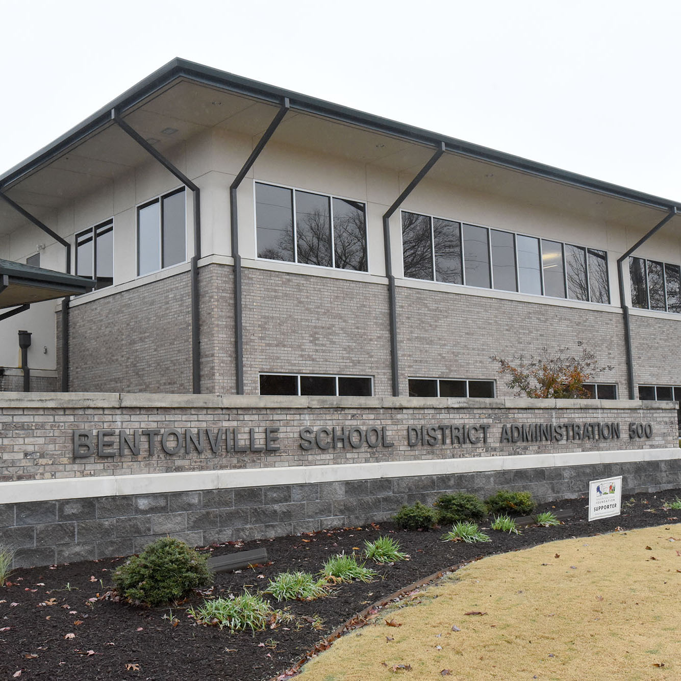 What are the community's thoughts on downtown Bentonville elementary schools?