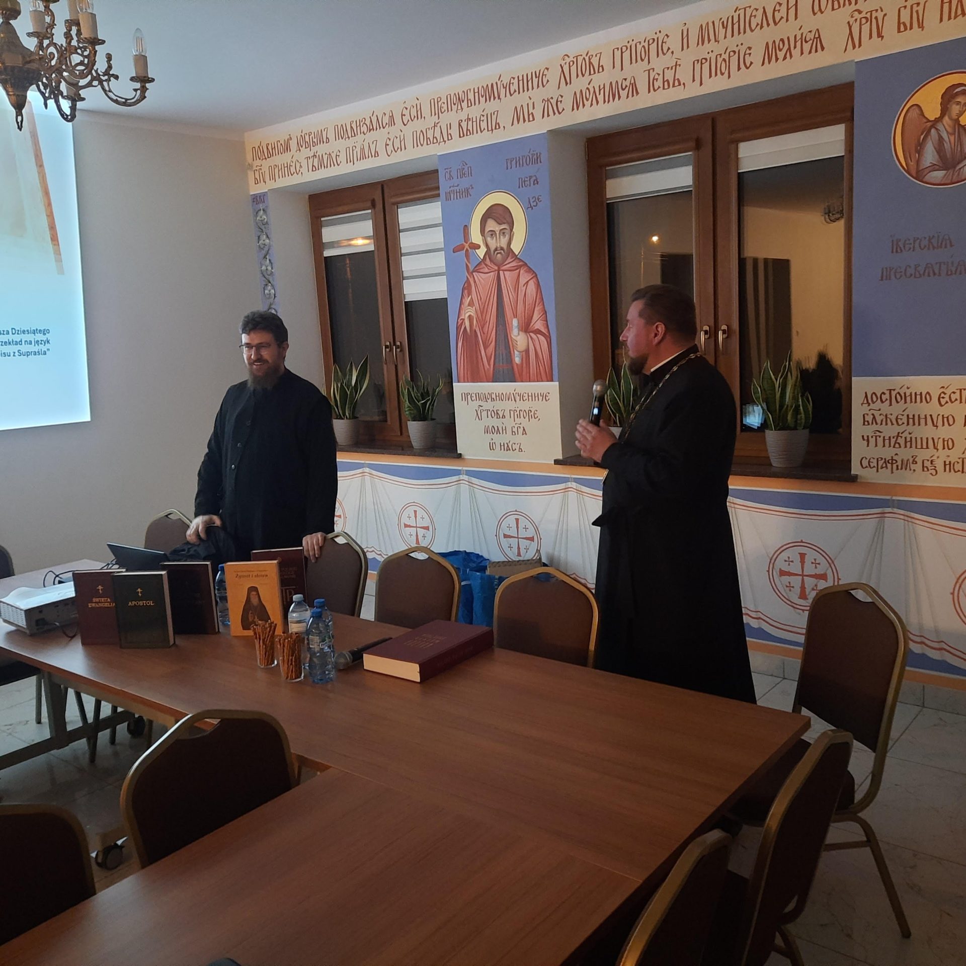 Zanurzeni w Słowie: supraski Mateusz Dziesiąty i jego Antologia (ciekawostki) związane z tłumaczeniem hymnów liturgicznych).