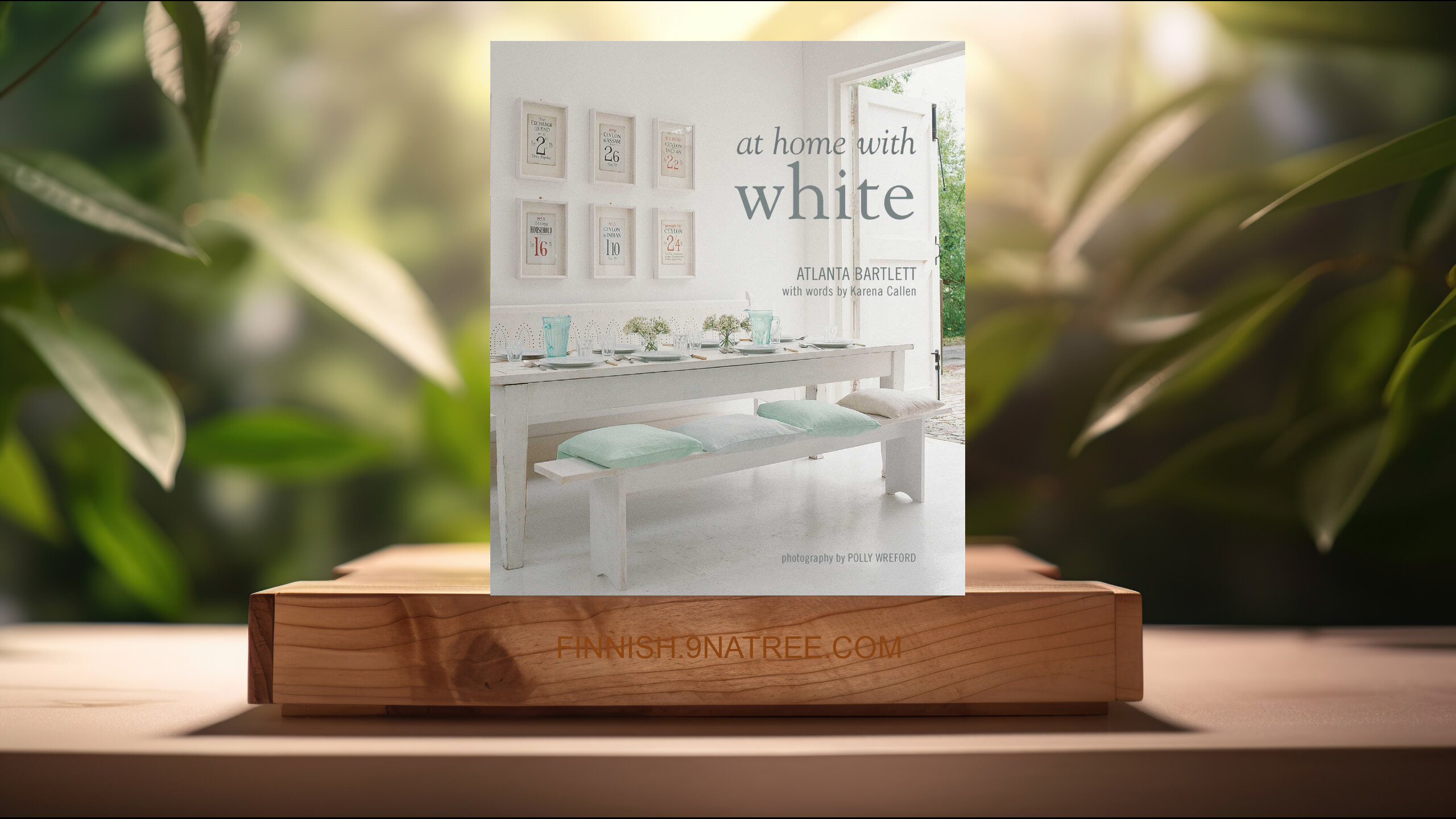[Arvostelu] At Home with White (Atlanta Bartlett) Tiivistetty.