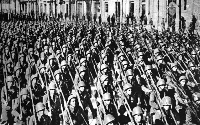 Fascismo, totalitarismo y absolutismo, con Enrique Martínez Avellaneda