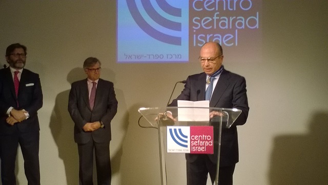 Isaac Querub, Presidente de la FCJE, recibe la Encomienda de la Orden del Mérito Civil