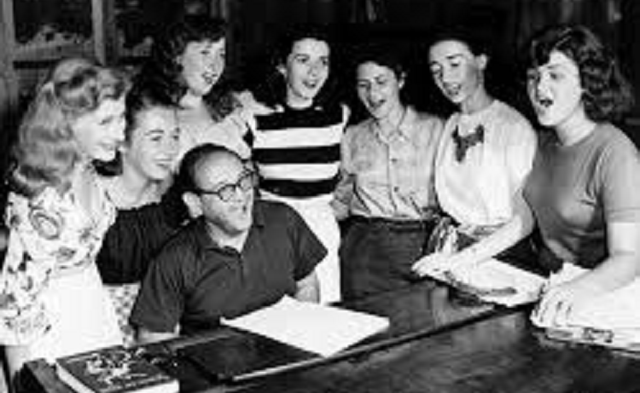 Los 13 jazaním y Max Helfman