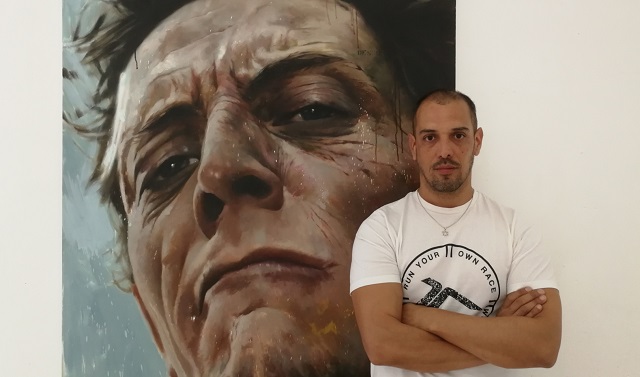 "Deconstrucción", con su autor Jair Leal
