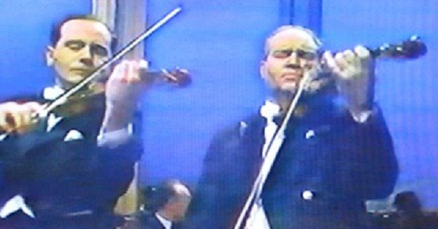 David Oistrakh y su hijo Igor tocan el doble concierto de Bach