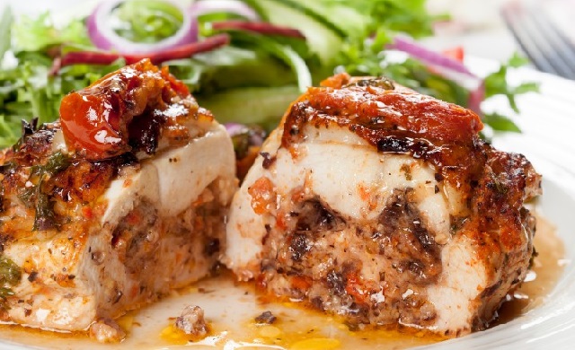 Endivias con bechamel y pollo relleno