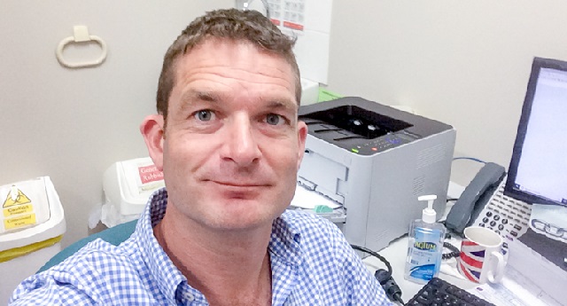 El dr. Nick Martin y la defensa de la salud de los refugiados rumbo a Australia