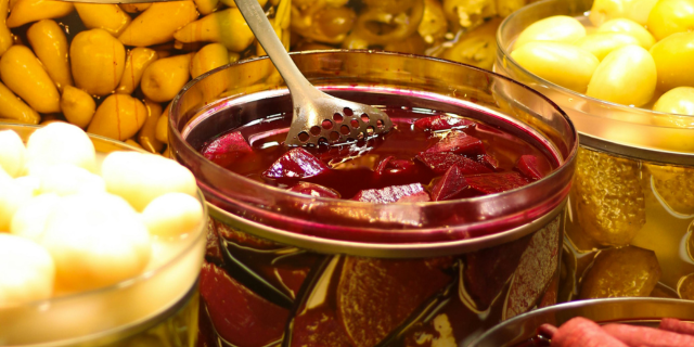 Una sopa sefardí y una macedonia de encurtidos