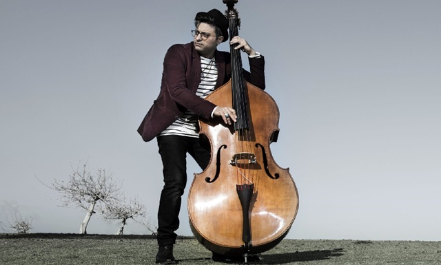 Adam Ben Ezra: mago del contrabajo