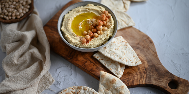 Humus y ensalada Eretz