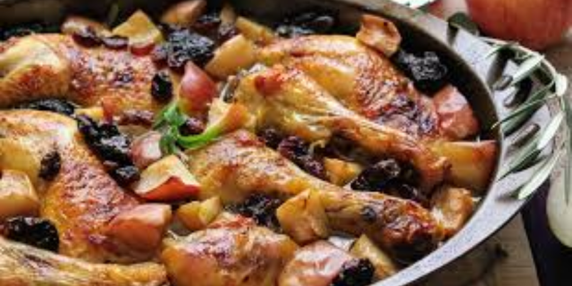 Exquisito pollo con ciruelas