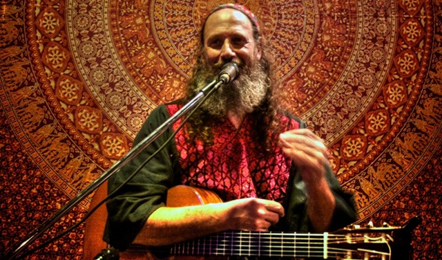 Moti Deren: Entre el alma ashkenazí y el canto sefardí