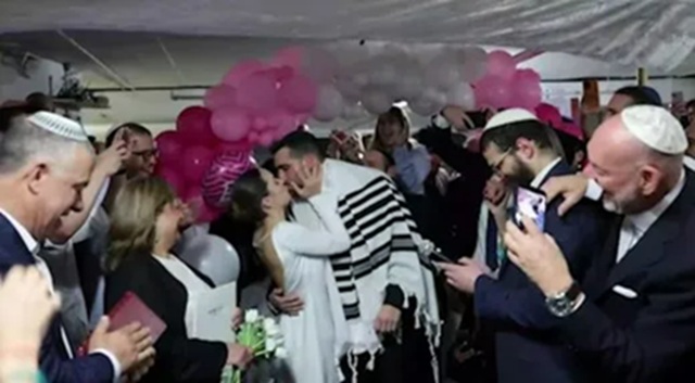 Una boda en un refugio antimisiles