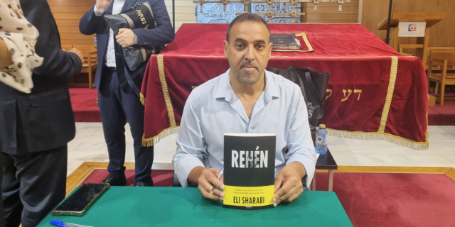 El ex rehén Eli Sharabi entre nosotros