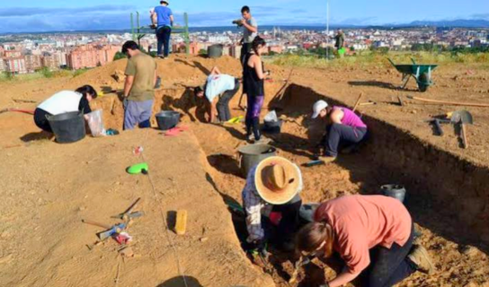 En el "Castro de los Judíos" : las excavaciones que reescriben la vida y el fin de la judería de León