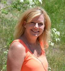 Cindy Tusa- Entrepreneur, licensed esthetician, wellness advocate