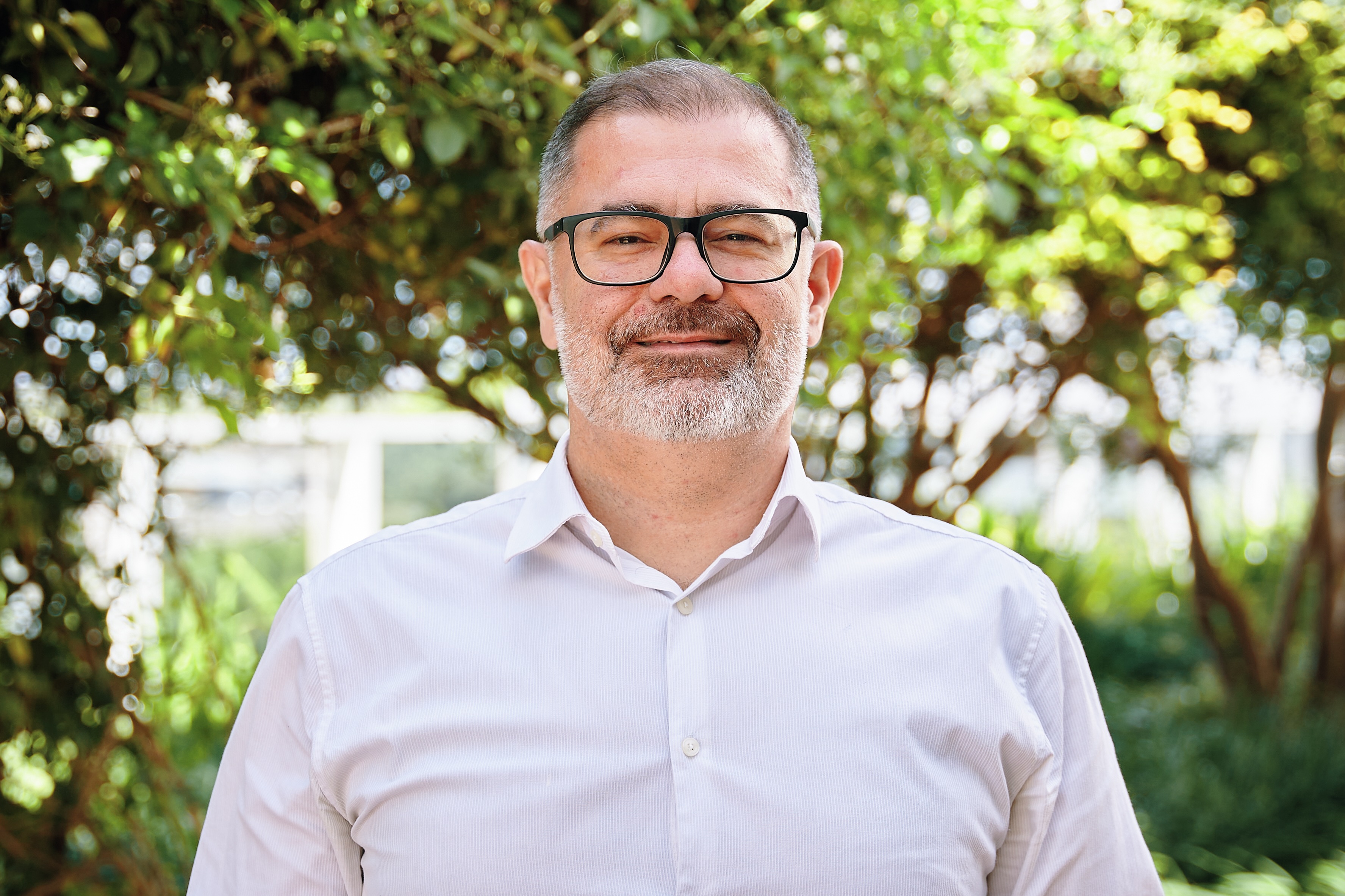 Gustavo B Barra
