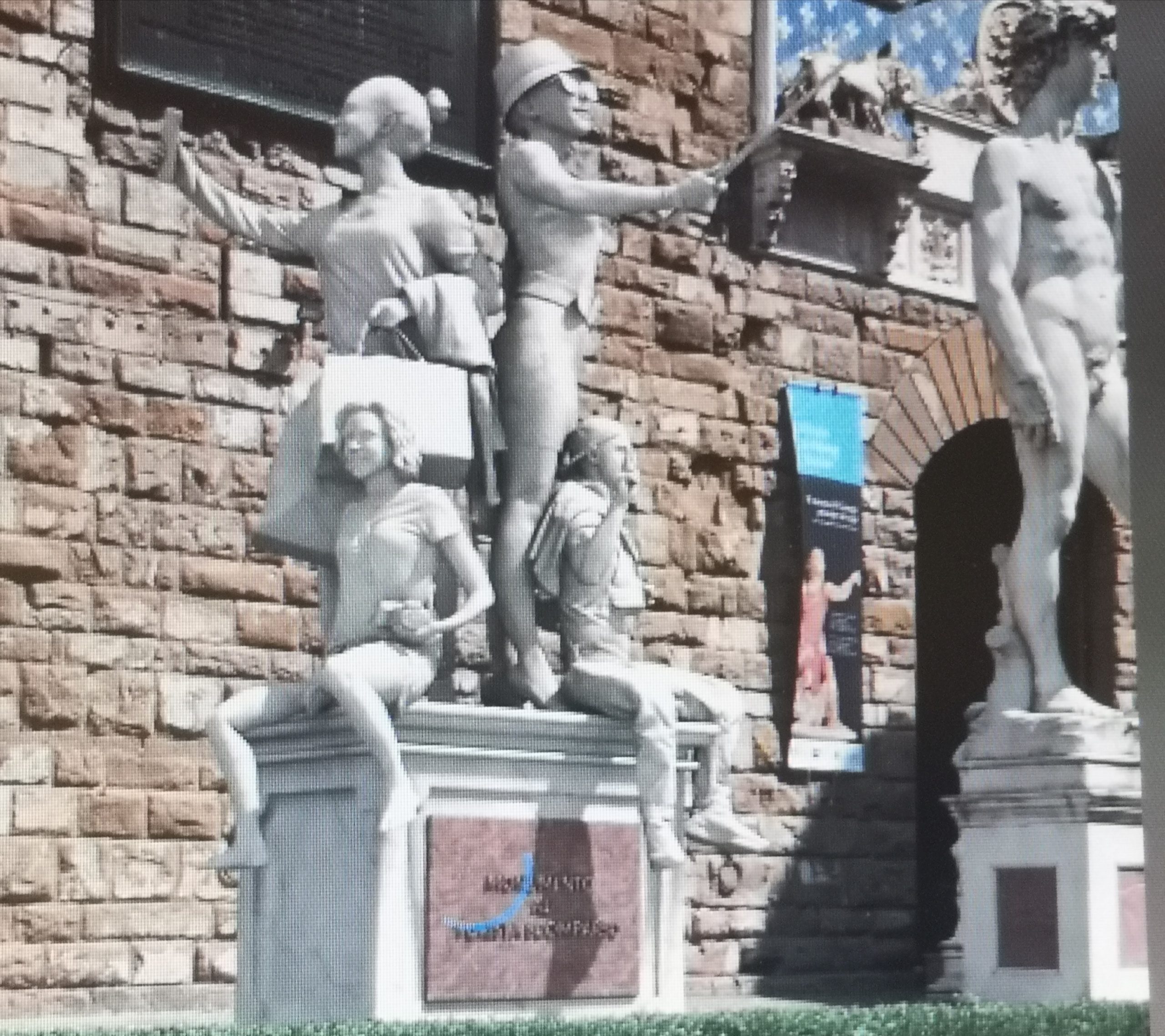 G.Costa: la mia statua (virtuale) al turista perduto per una Firenze in cerca di nuova identità