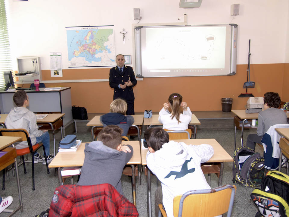 Bullismo: Lucca, questura &#8220;dirigenti possono chiedere nostro intervento&#8221;