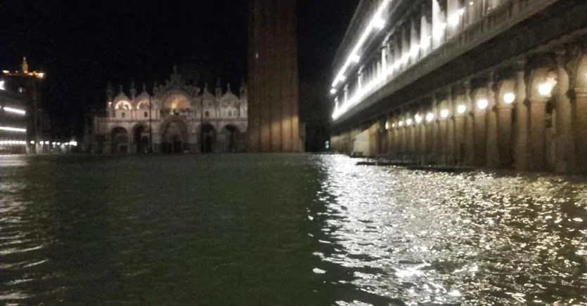 “A Venezia l’alluvione c’è ogni giorno e si chiama turismo di massa”