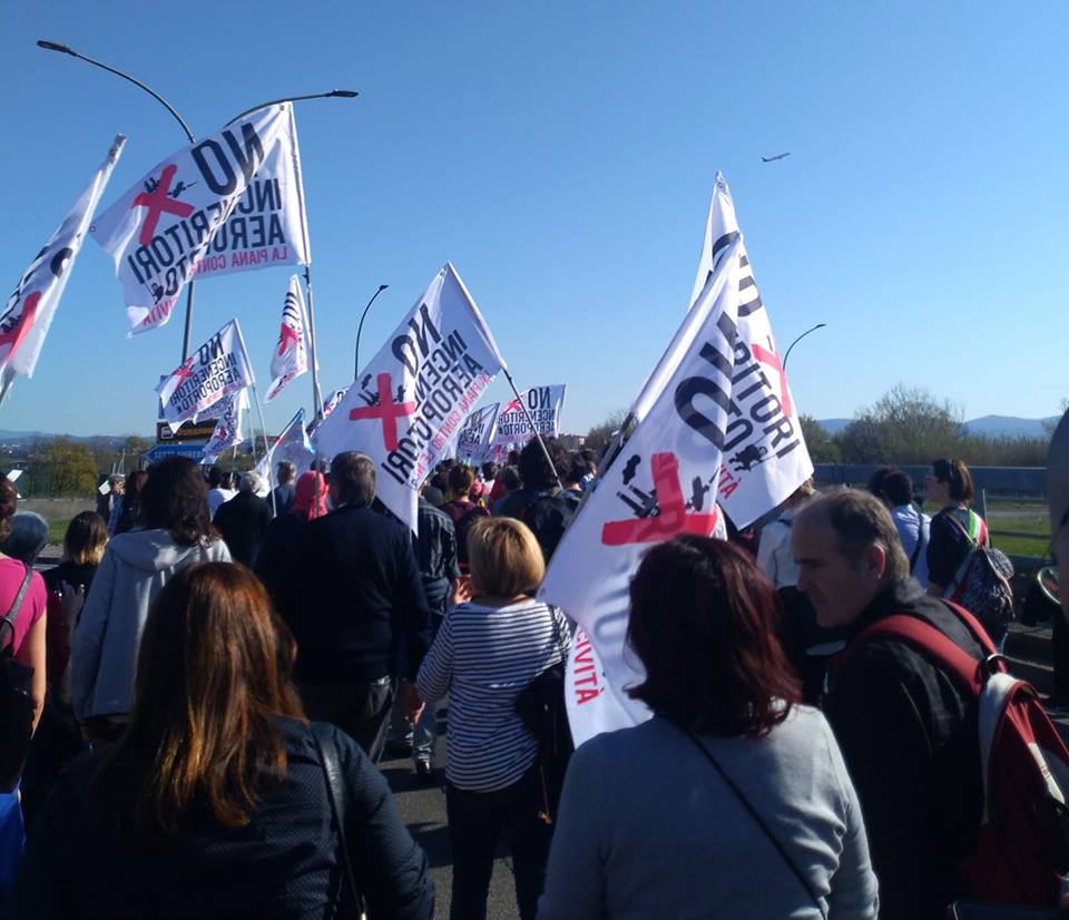 Firenze: in 4.000 per dire no ad ampliamento aeroporto