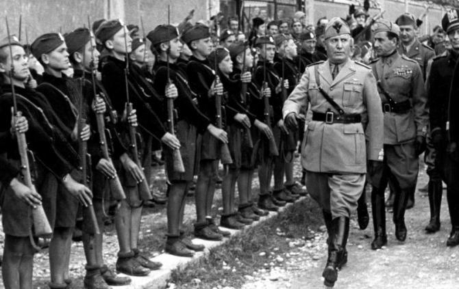 ‘Lui’ è tornato: Mussolini e una neo centralità su cui è bene riflettere