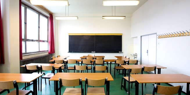 Box in plexiglass, orari sfalsati, DAD: che scuola ci aspetta a settembre?