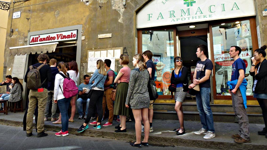 Firenze, Via De&#8217; Neri: contro il &#8216;mangificio&#8217; pedonalizzazione e  via i marciapiedi