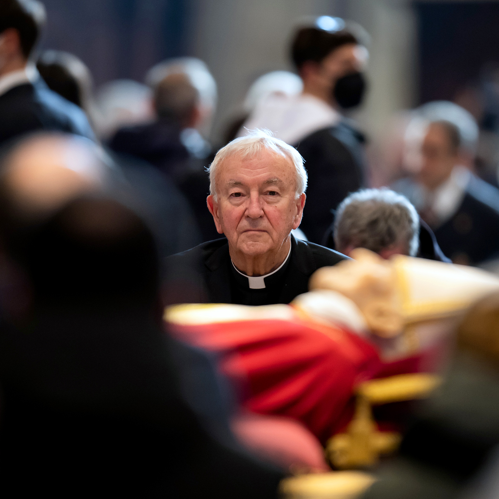 Cardinal's "precious time" praying by Pope Benedict's mortal remains