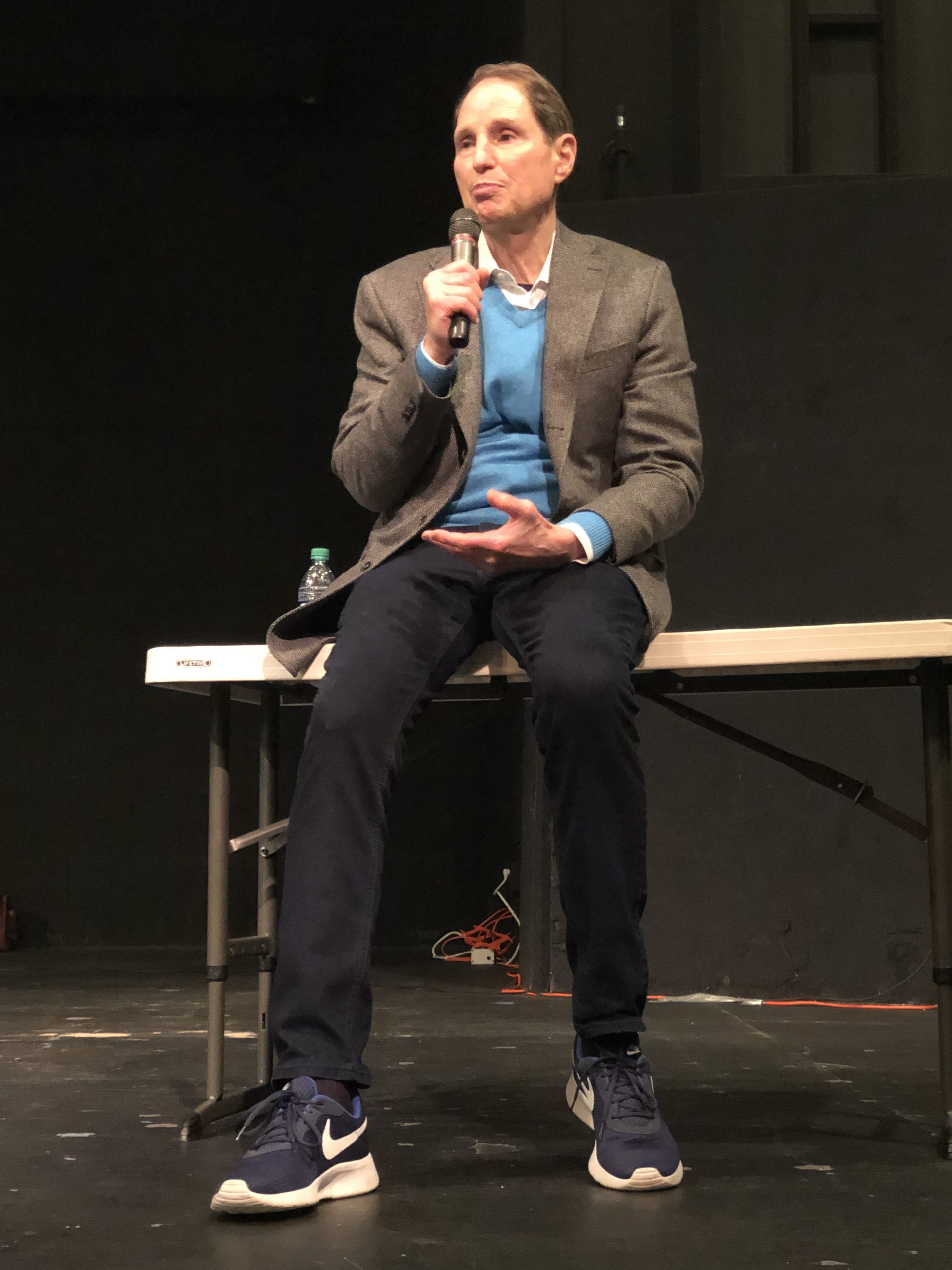 US Senator Ron Wyden Town Hall Meeting in Astoria, live recording, Jan 2, 2020